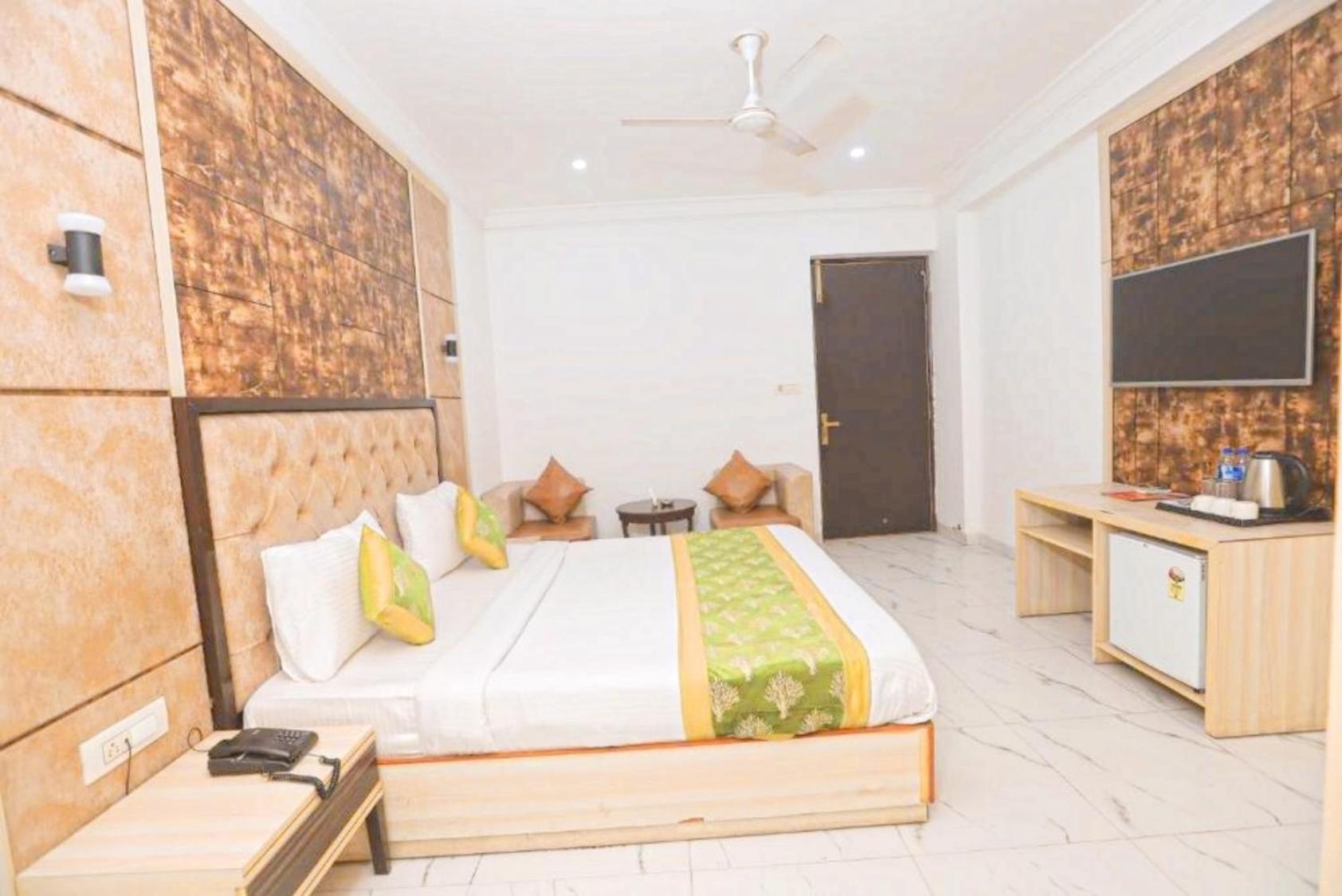 Hotel The Almora By Rs Global Near By Delhi International Airport With - Free Airport Drop New Delhi Buitenkant foto