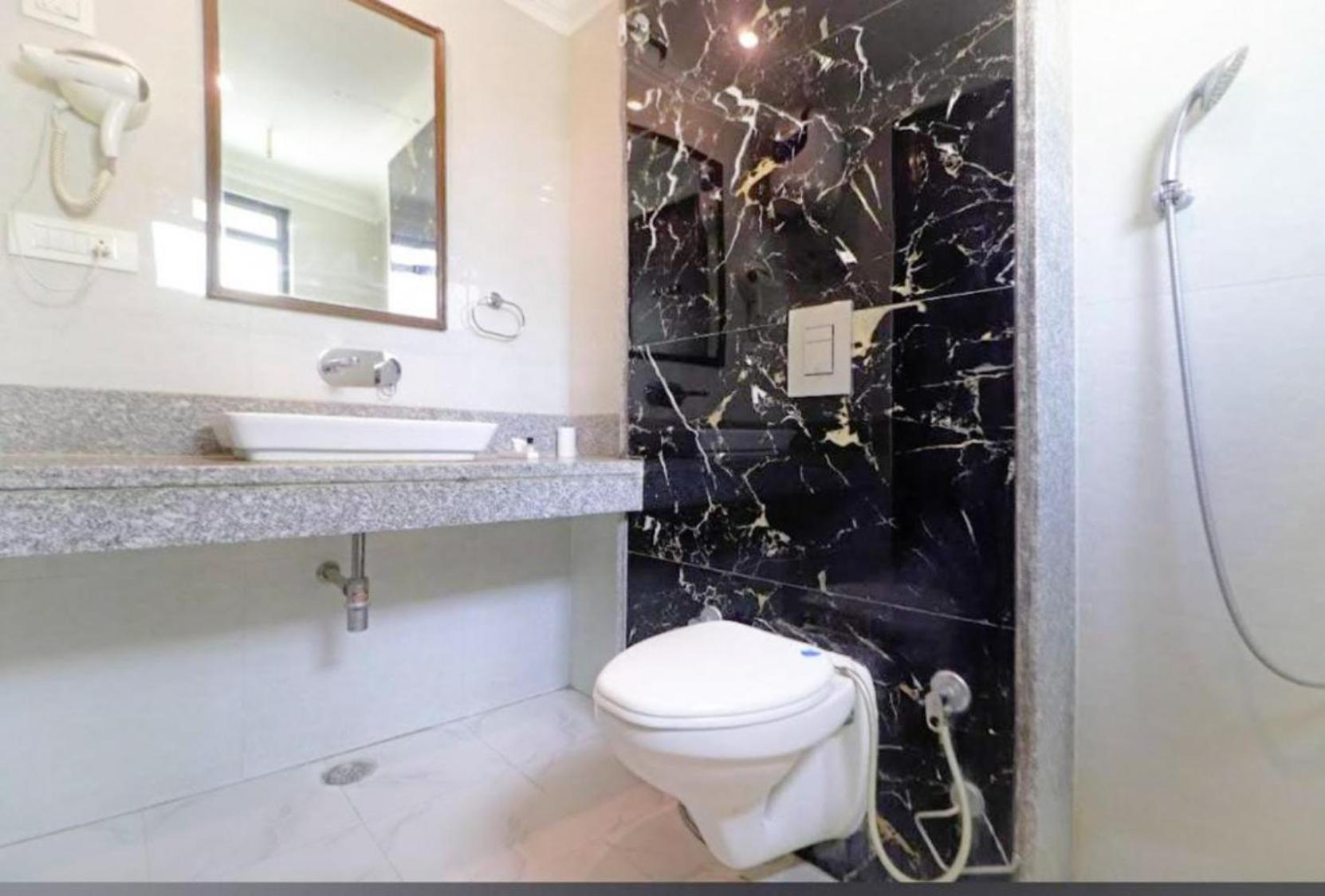 Hotel The Almora By Rs Global Near By Delhi International Airport With - Free Airport Drop New Delhi Buitenkant foto