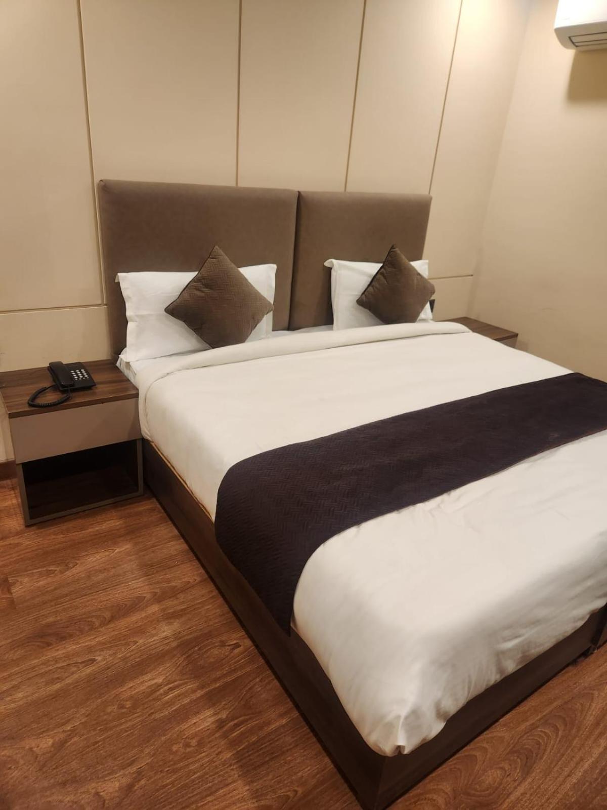 Hotel The Almora By Rs Global Near By Delhi International Airport With - Free Airport Drop New Delhi Buitenkant foto