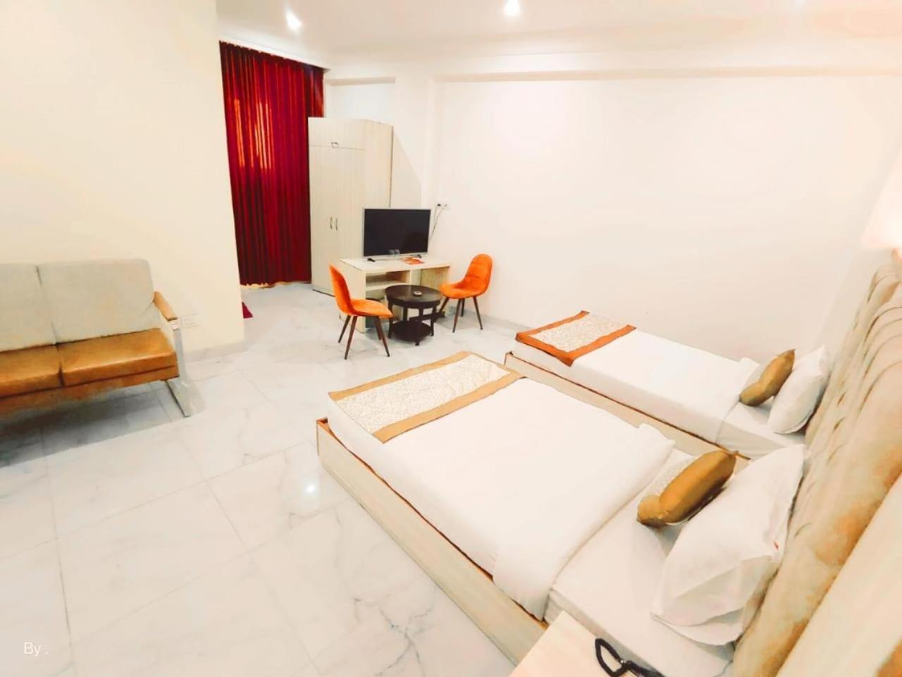 Hotel The Almora By Rs Global Near By Delhi International Airport With - Free Airport Drop New Delhi Buitenkant foto