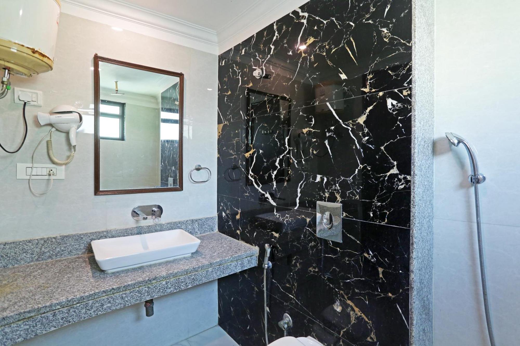 Hotel The Almora By Rs Global Near By Delhi International Airport With - Free Airport Drop New Delhi Buitenkant foto