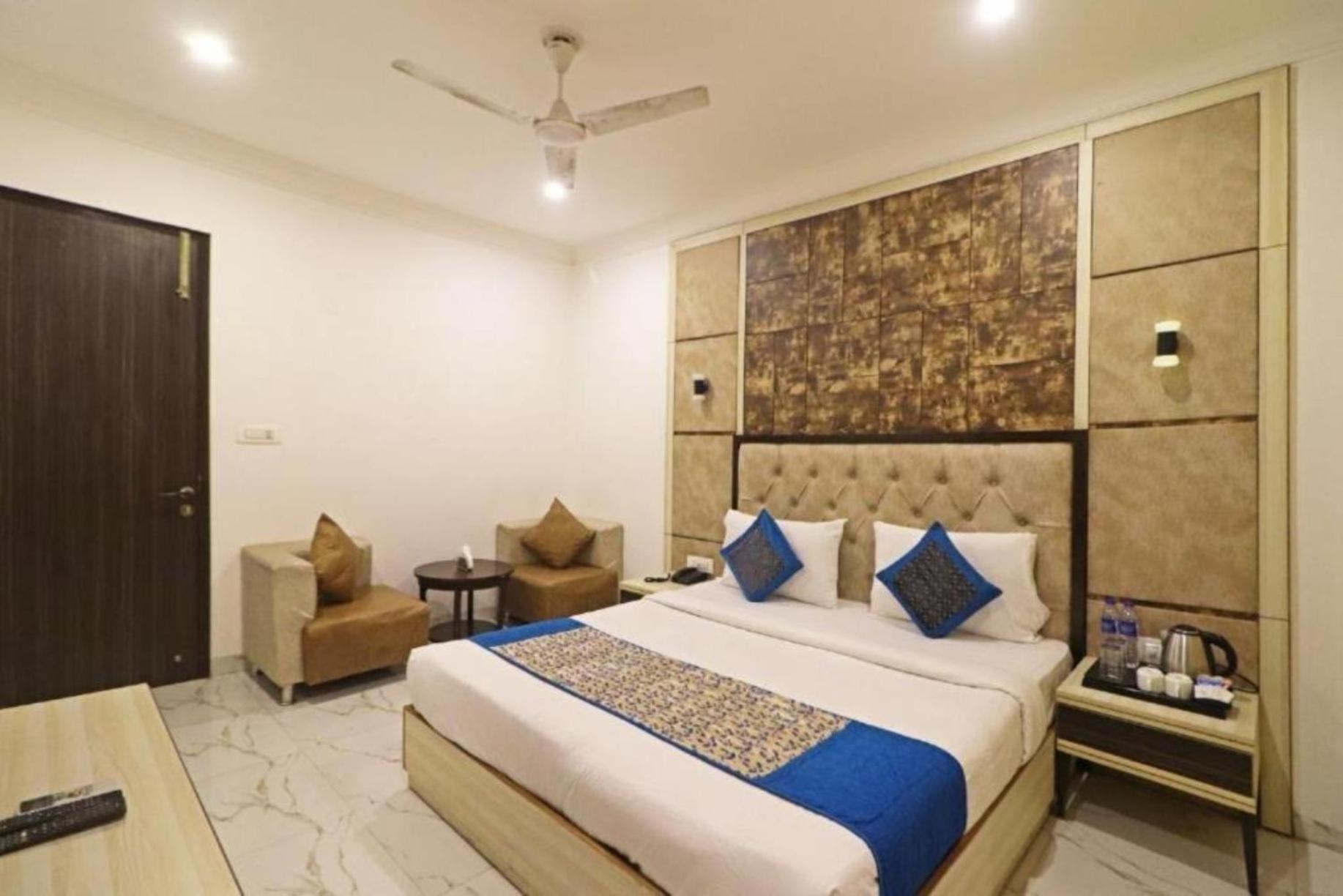 Hotel The Almora By Rs Global Near By Delhi International Airport With - Free Airport Drop New Delhi Buitenkant foto