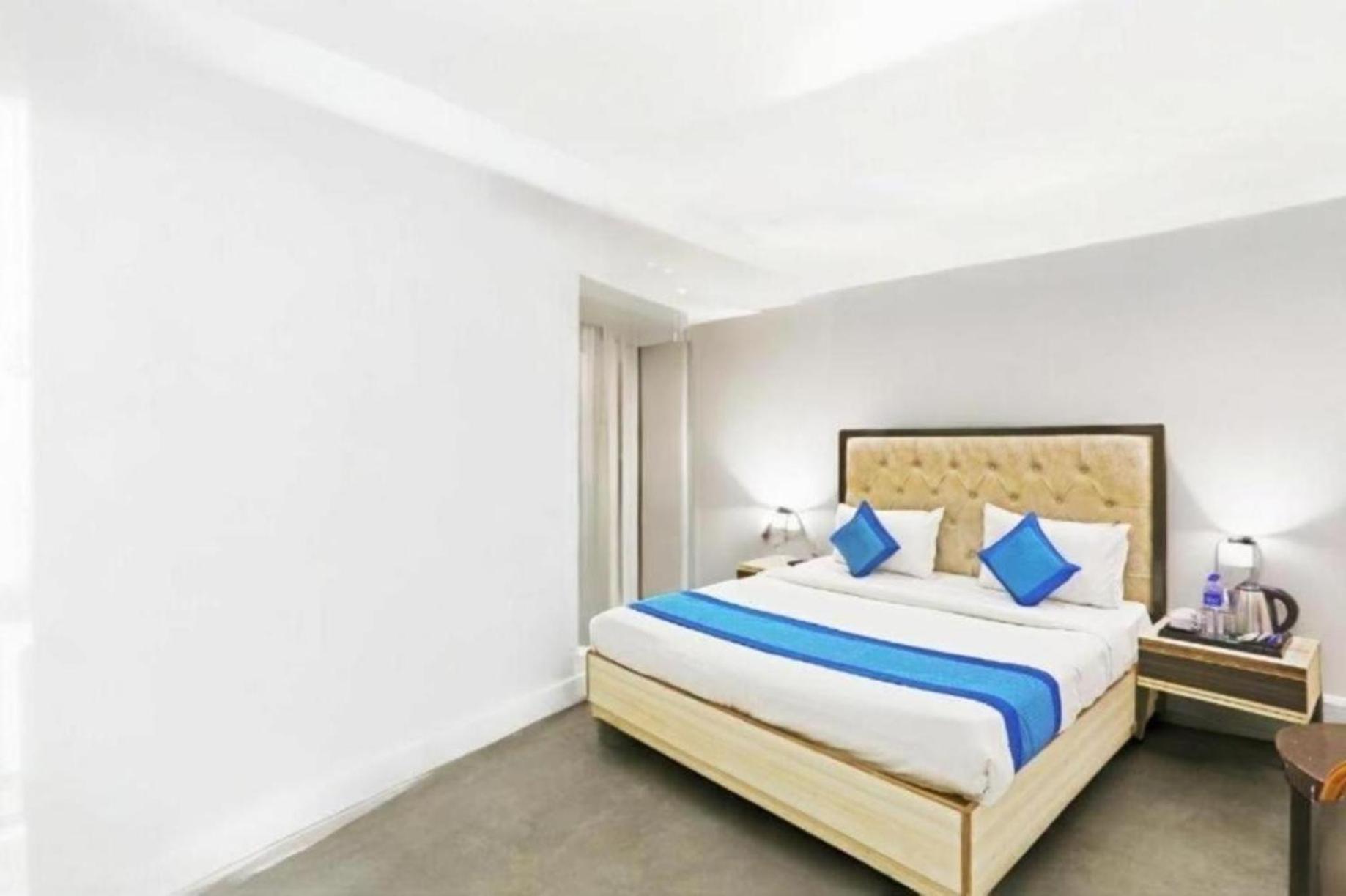 Hotel The Almora By Rs Global Near By Delhi International Airport With - Free Airport Drop New Delhi Buitenkant foto
