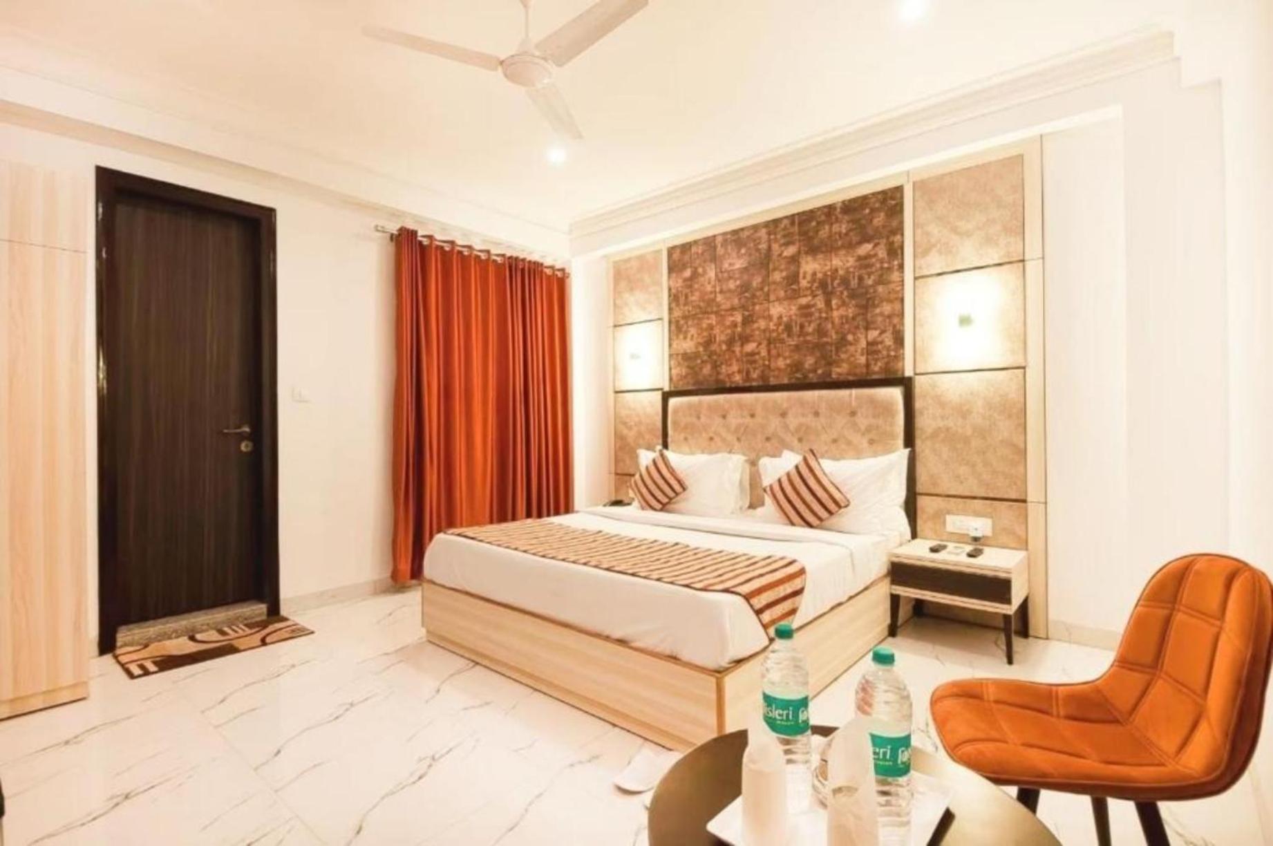 Hotel The Almora By Rs Global Near By Delhi International Airport With - Free Airport Drop New Delhi Buitenkant foto