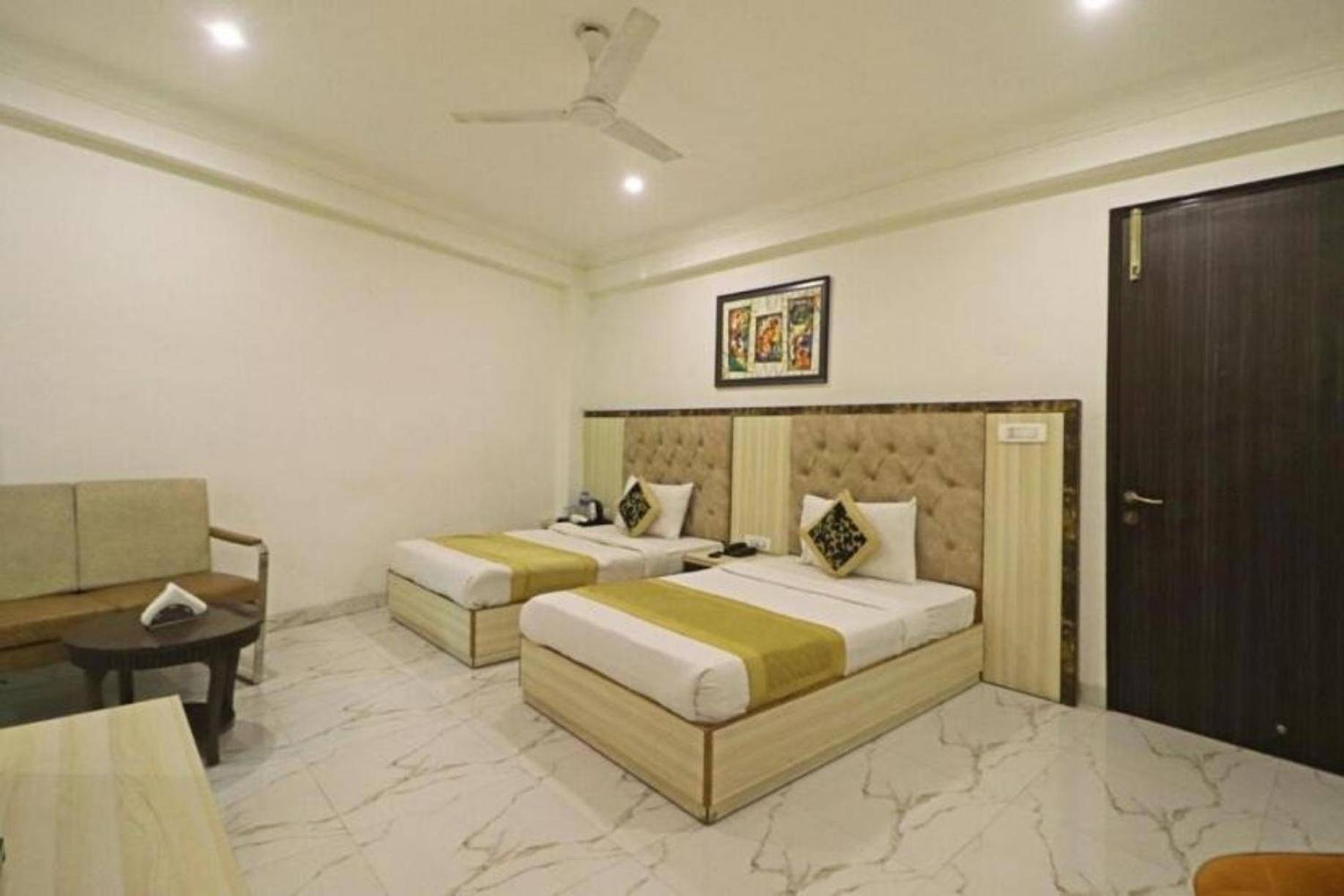 Hotel The Almora By Rs Global Near By Delhi International Airport With - Free Airport Drop New Delhi Buitenkant foto